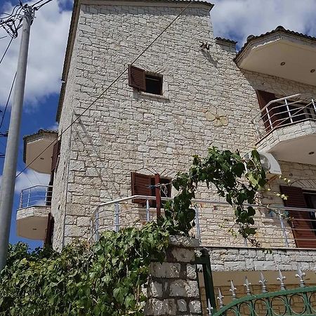 Eglent'S Tourist House Hotel Sarande Exterior photo