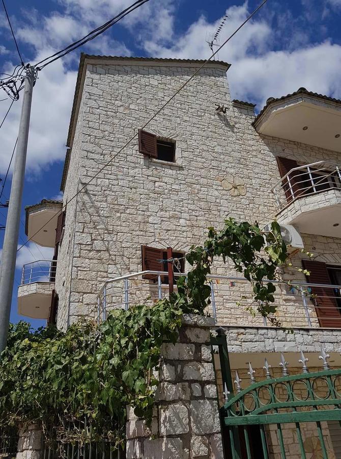 Eglent'S Tourist House Hotel Sarande Exterior photo